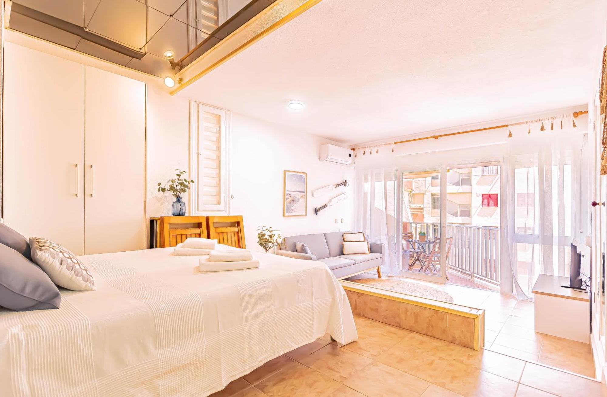La Pecera - - Edificio Monaco - Kilometro 7 - Cama Plegable Y Sofa-cama *