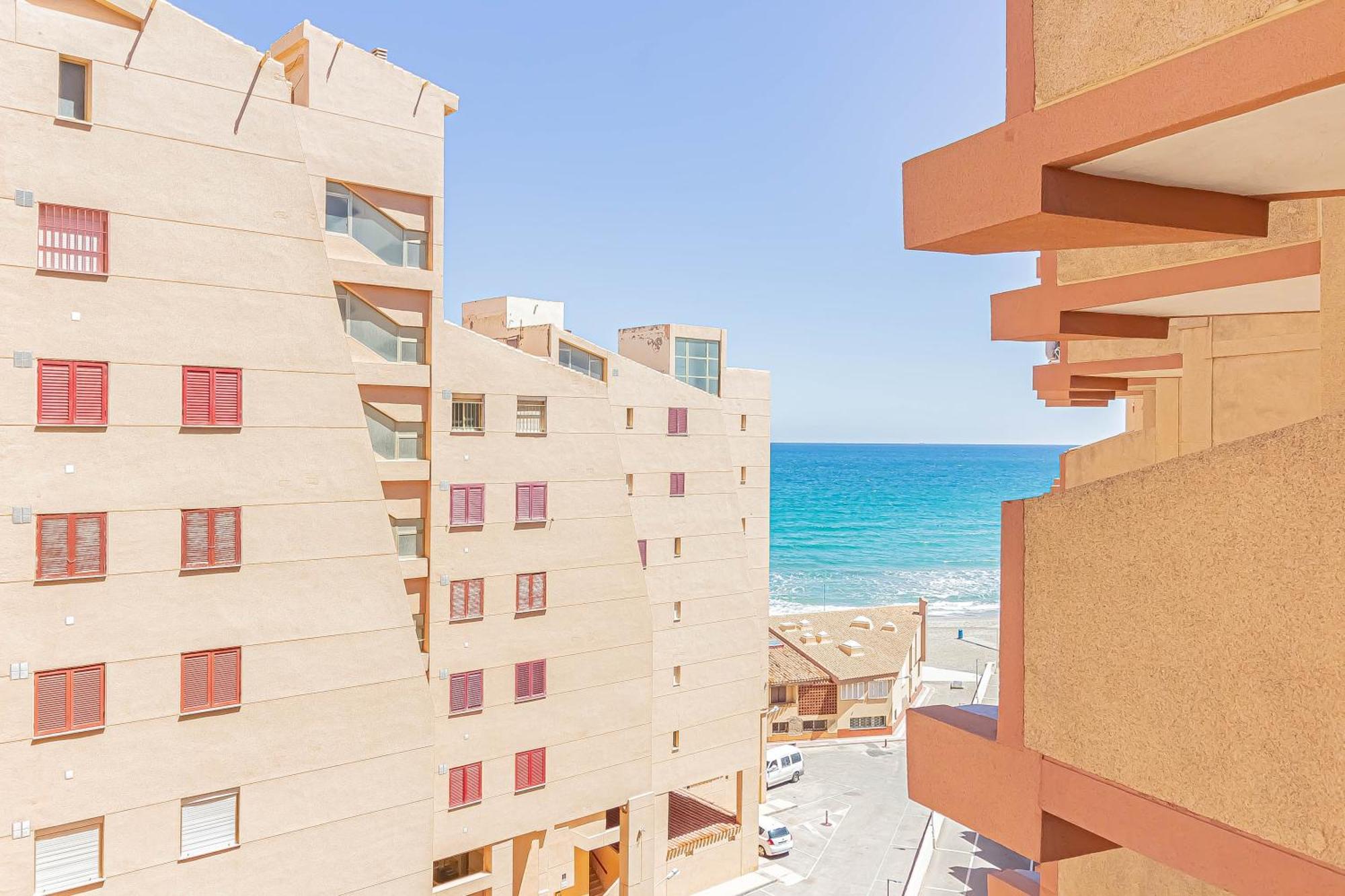 La Pecera - - Edificio Monaco - Kilometro 7 - Cama Plegable Y Sofa-cama *