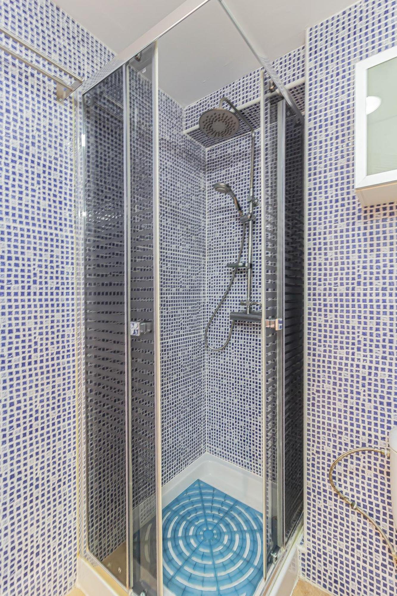 La Pecera - - Edificio Monaco - Kilometro 7 - Cama Plegable Y Sofa-cama *